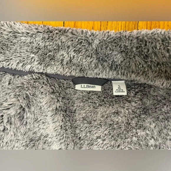 LL Bean Grey Fleece Vest - Picture 5 of 7